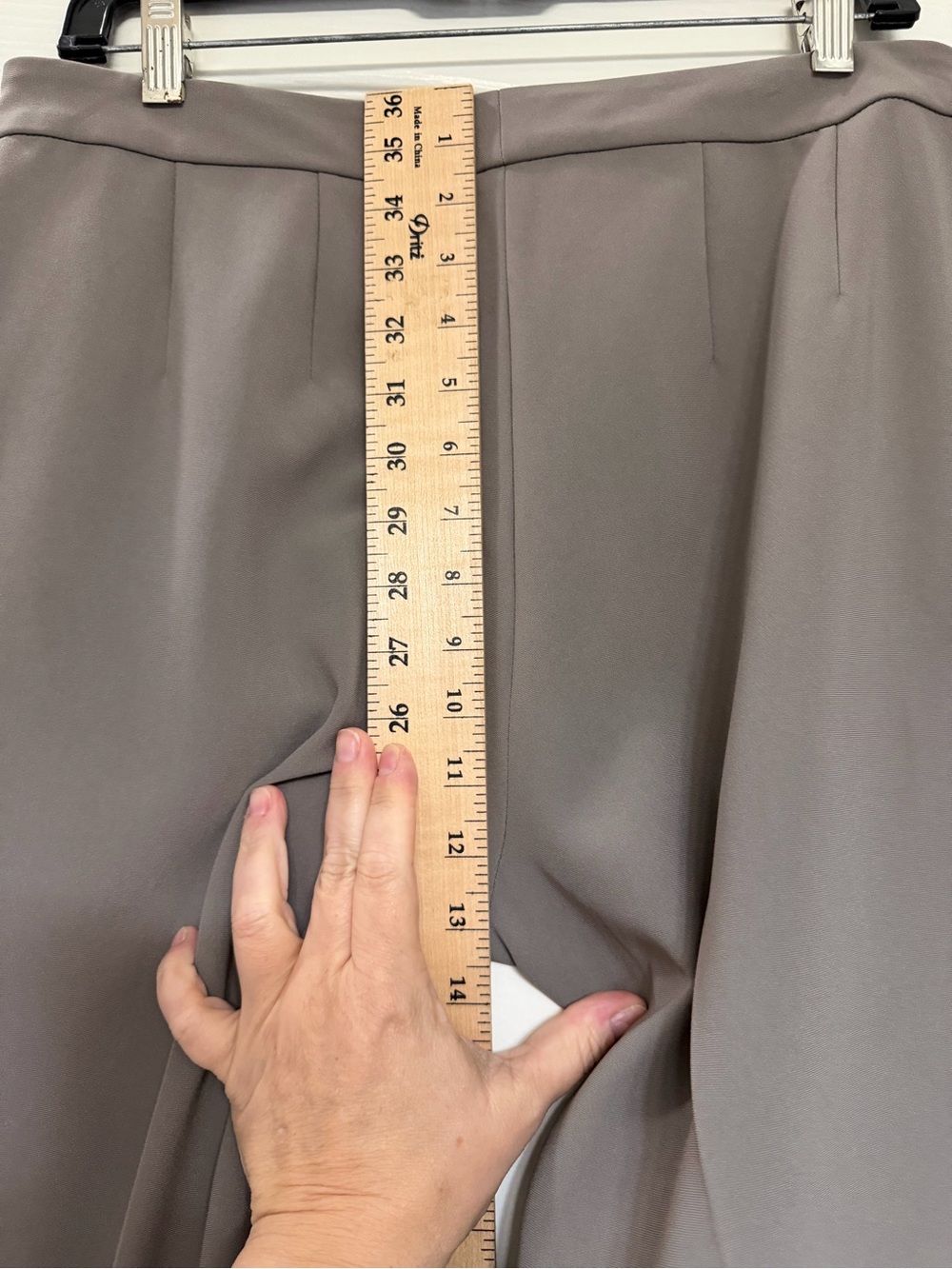 St. John Taupe Wide Leg Trouser Dress Pants Sz 8 Stretch Crepe Career - Picture 6 of 8